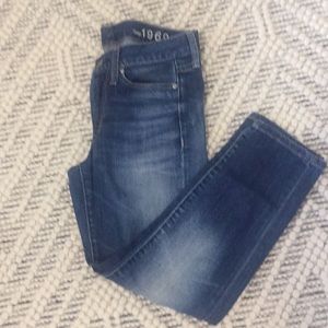 1 Gap Sexy Boyfriend Jeans - petite